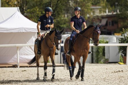 Max Kühner beim Plausch mit dem Schweden Henrik von Eckermann | Foto: S. Lafrentz