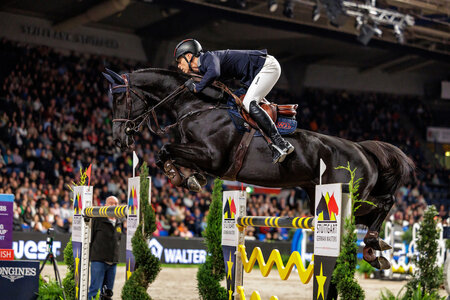 Max Kühner und EIC Cooley Jump The Q in der Stuttgarter Schleyer-Halle 2022. Foto: Lafrentz