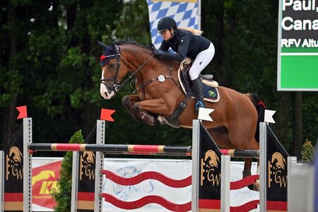 Stefanie Paul sprang mit ihrem Cheeky Charly einmal mehr allen davon. | Foto: Dill