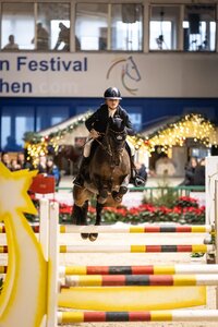 Sieg bei den Children und platziert bei den Ponys: Es läuft gut für Jolie Kühner zum Auftakt in Aachen. Foto: Jasmin Metzner