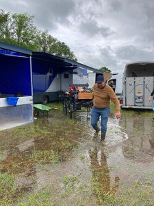 Das Fahrerlager steht nach den starken Regenfällen unter Wasser  | © Herbert Rauser