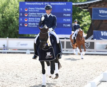 Franz Trischberger freute sich mit Tamburin Man über den Sieg in der DERBY Stars von Morgen Einlaufprüfung. | © Roger Müller