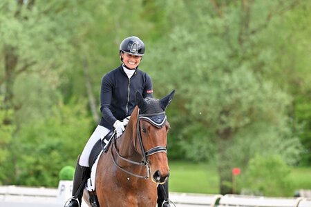 Nicole Grosch und Visser's Hit Valeria VEC OLD sind für die zweite WM-Sichtung der jungen Dressurpferde nominiert.  | © Dill