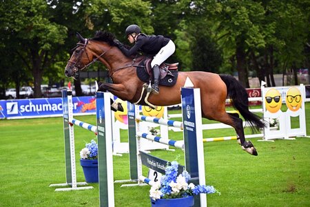 Souverän: Ava Ferch mit Catinka | © Dill