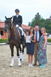 Lisa Grupen erhielt beim Dressurturnier in Baldham das Goldene Reitabzeichen. | © Sara Landvogt