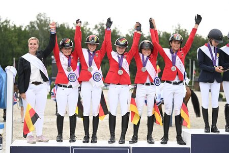 Lena Marie Kraus und Rafael Reichart-Eisenhardt sind Mannschaftssilbermedaillengewinner. | © Mirka Nilkens