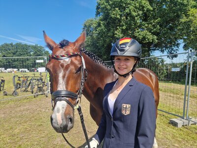 Morgen geht's los: Julia Lentrodt und Best Performance sind fit. | © Privat