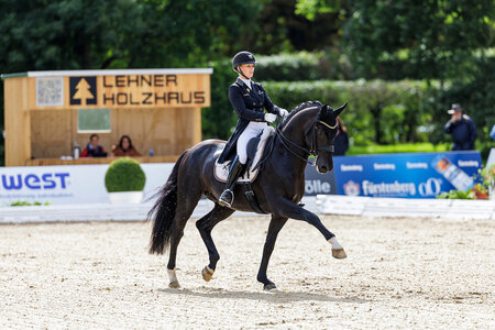 Ab geht's zum Finale: Lena Haßmann und Maddox Mart qualifizierten sich in Donaueschingen für das Finale Nürnberger Burg-Pokal in Frankfurt.  | © Lafrentz