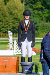 Ava Ferch gewinnt Silber bei den Pony-Springreitern in Riesenbeck. | © Equitaris