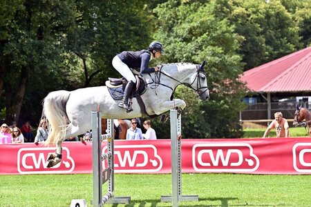 Emma Bachl und Stute Classic White ganz vorne  | © Dill (Archiv)