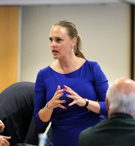 Dr. Constanze Winter, hier bei der außerordentlichen Tagung des FN-Beirats Sport am Mittwoch, bei der Martin Richenhagen sich als Kandidat in der Wahl zur Nominierung als neuer FN-Präsident durchgesetzt hatte, wird die FN verlassen. | © Hartwig