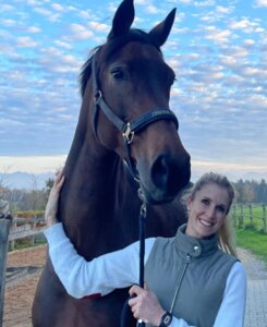 Times Kismet steht nun bei Jessica von Bredow-Werndl. | © privat