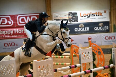 Starke Runde im S**-Parcours: Emma Bachl und Condolcessa | © Dill