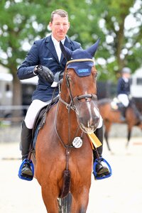 Sönke Kohrock führt die Reitanlage Gut Winkelacker ab jetzt wieder allein. | © Dill