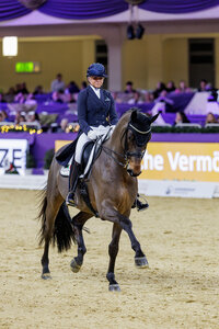 Dorothee Schneider setzte sich mit Maxi Kraft's Barcelo an die Spitze des 33. Finale des Nürnberger Burgpokals. | © Lafrentz