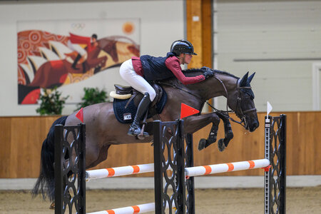 Lena-Marie Kraus springt im Finale des Bundesnachwuchschampionats der Ponyspringreiter zu Rang drei. | © Equitaris