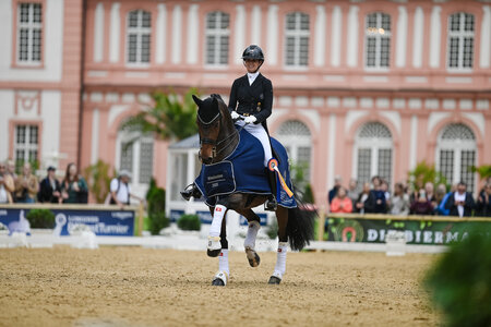 Jessica Neuhauser und Rockson entscheiden den Grand Prix von Wiesbaden für sich. | © TomsPic