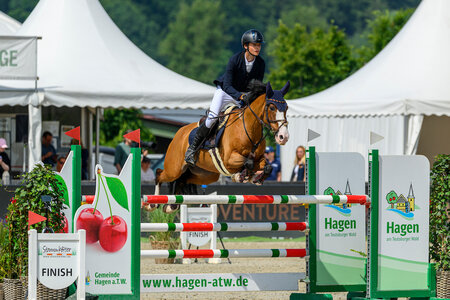 Mit Casino Royal fliegt "Rafi" zum Sieg. | © Equitaris