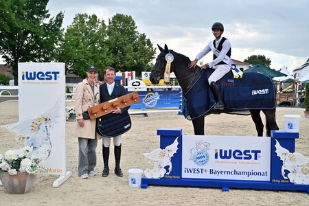 Schlussendlich hatten sie die Nase vorn: Basile Bettendorf und Kournikova du Gibet konnten die Qualifikation im iWest Bayernchampionat gewinnen. | © Dill
