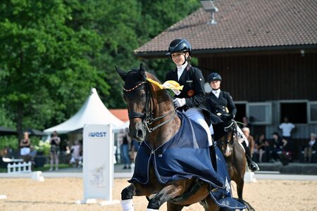 Jana Lang und Baron führten auch die Intermediaire I der letzten Station des iWEST Dressur Cups an. | © Dill Jana Lang und Baron führten auch die Intermediaire I der letzten Station des iWEST Dressur Cups an. | © Dill