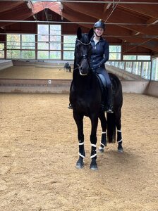 Teresa Hoffmeister hat ein neues Pferd im Stall. | © privat