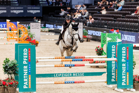 Luise Konle und Luv konnten in der Large Tour der Amateur Trophy der PARTNER PFERD in Leipzig heute zum Sieg springen. | © Lafrentz