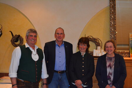 Die neue Vorstandschaft in Schwaben (v.l.) Walter Herz, Jakob Maier, Barbara Müller, Birgit Liebhaber  | © Pferdezuchtverband Schwaben