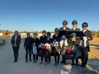 Sabine Schrödter siegte mit Feine Bella NRW in einer S-Dressur. | © privat