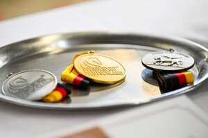 Auch für die Nachwuchsvoltigierer ging es beim Preis der Besten um Medaillen. | © Mirka Nilkens