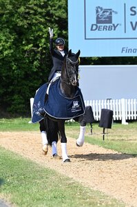 Yara Reichert genießt ihre Ritte auf der Pferd International - insbesondere mit ihrem sanften Riesen Force Majeure, mit dem sie die Qualifikation zum Finale der "DERBY Stars von Morgen" gewinnen konnte. | © Hubert Fischer