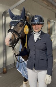 Das NÜRNBERGER BURG-POKAL Finale der bayerischen Junioren gewann Victoria Vorreiter mit Snowflace Narducci. | © Hörster