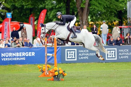 Fegten zum Sieg im Großen Preis von Bayern: Noah Keller und Nestor | © Dill