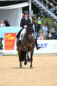 Laura Strobel und Sisters Act MT OLD tanzten gemeinsam zum verdienten Sieg der 5*-Grand Prix-Kür. | © Hubert Fischer