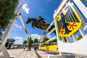 Michael Viehweg und Contario sprangen in der ersten Wertungsprüfung bei den Deutschen Meisterschaften in die Platzierung. | © Lafrentz