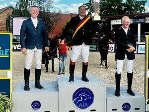 Deutscher Vizemeister: Peter Lorenz (l.) mit Stephan Schewe und Hans-Peter Ruberg | © Privat