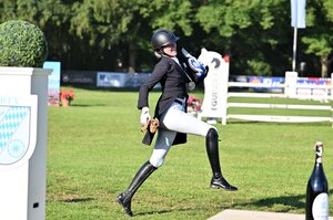 Freude über die Meistertitel: Beste Stimmung herrschte auf der Olympia-Reitanlage in München-Riem | © Dill