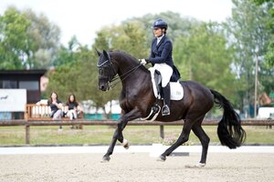 Jutta Borgmann und Sanrico galoppierten in Eicherloh zum Dreisterne-Sieg. | © Dill