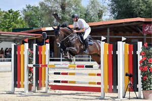 Maximilian Ziegler und Emmi gewinnen das S-Springen in Giesenbach. | © Dill (Archiv) 