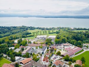 Seit heute starten die Dressurreiter auf Gut Ising. | © Gut Ising/Presse