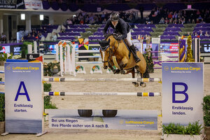 Hans-Peter Konle und Gambrinus reiten in Sonnefeld zum Sieg | © Lafrentz